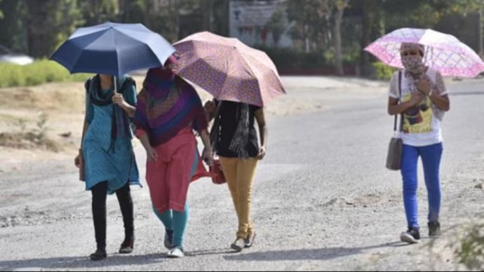 Red Alert Issued Across North India Due to Heatwave