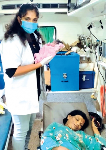 Pilar woman gives birth in ambulance